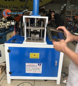 Máy đột thuỷ lực cắt góc