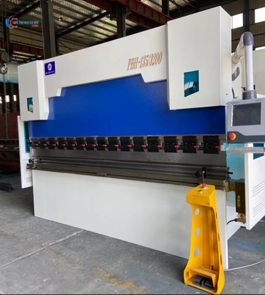 MÁY CHẤN THUỶ LỰC CNC  ĐIỂU KHIỂN ESTUN CNC E300P