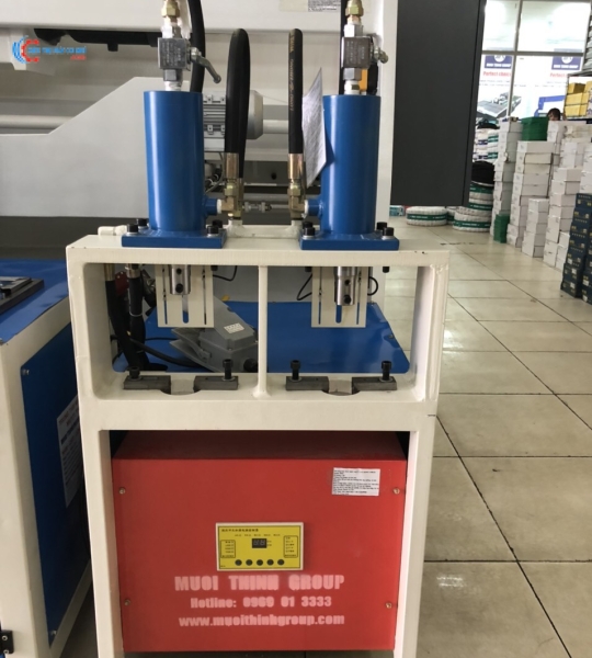 Máy đột thuỷ lực cắt góc