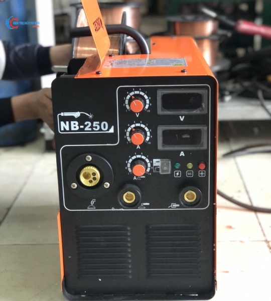 MÁY HÀN MIG NB-250 NEW 220V CẤP LIỀN